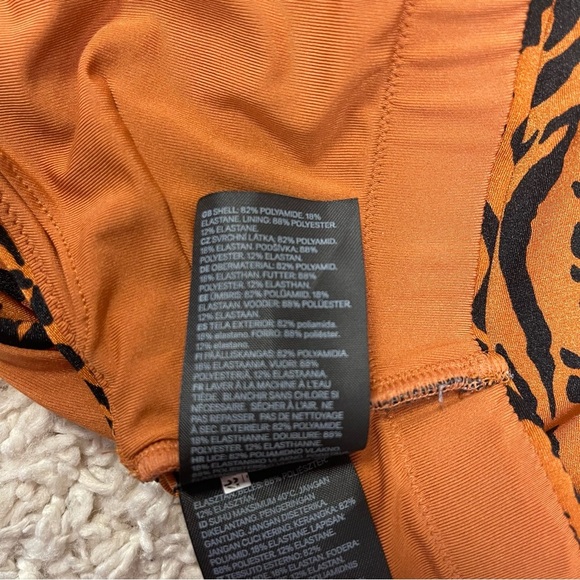 H&M Bikini Top Women's Size 10 US Bronze Orange Tiger Print‎ Padded Scoop Neck - Picture 5 of 8